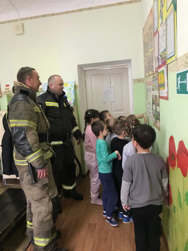 ОТКРЫТЫЙ УРОК ПО ОБЖ С ПРИВЛЕЧЕНИЕМ СОТРУДНИКОВ МЧС ОТКРЫТЫЙ УРОК ПО ОБЖ С ПРИВЛЕЧЕНИЕМ СОТРУДНИКОВ МЧС.